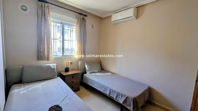 3 chambre Villa/Maison Mitoyenne à vendre à Cabo Roig, Orihuela avec piscine - 205 000 € (Ref: 9593308)