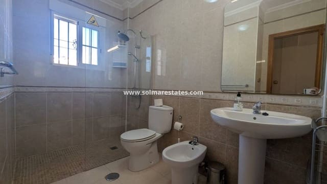 3 chambre Villa/Maison Mitoyenne à vendre à Cabo Roig, Orihuela avec piscine - 205 000 € (Ref: 9593308)