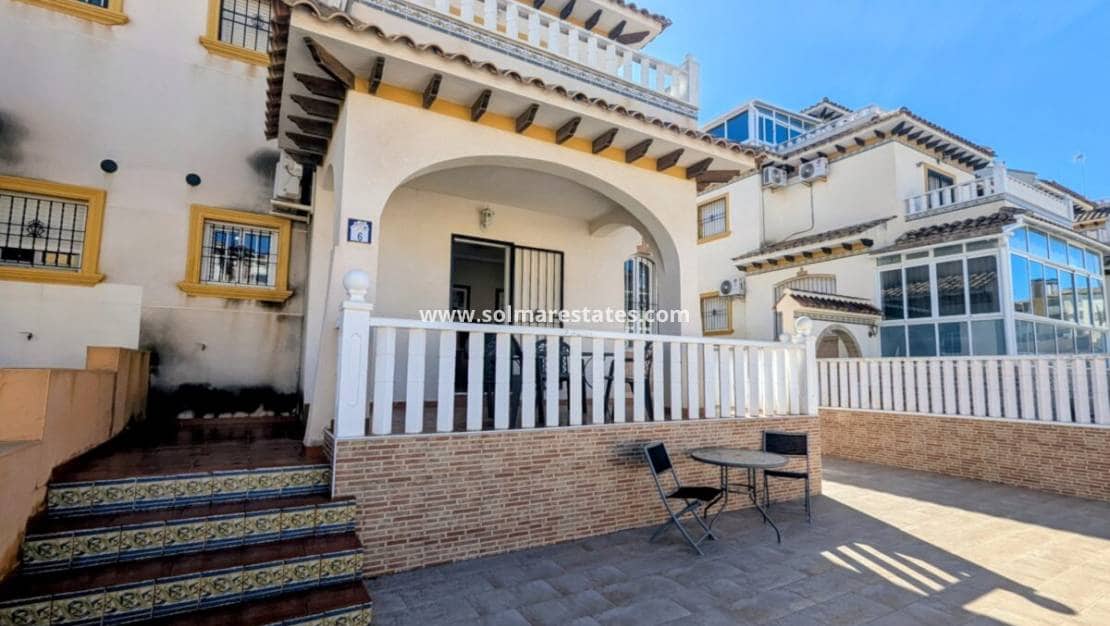 3 chambre Villa/Maison Mitoyenne à vendre à Cabo Roig avec piscine - 205 000 € (Ref: 9593308)