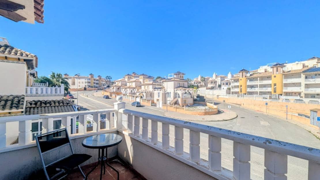 3 chambre Villa/Maison Mitoyenne à vendre à Cabo Roig avec piscine - 205 000 € (Ref: 9593308)