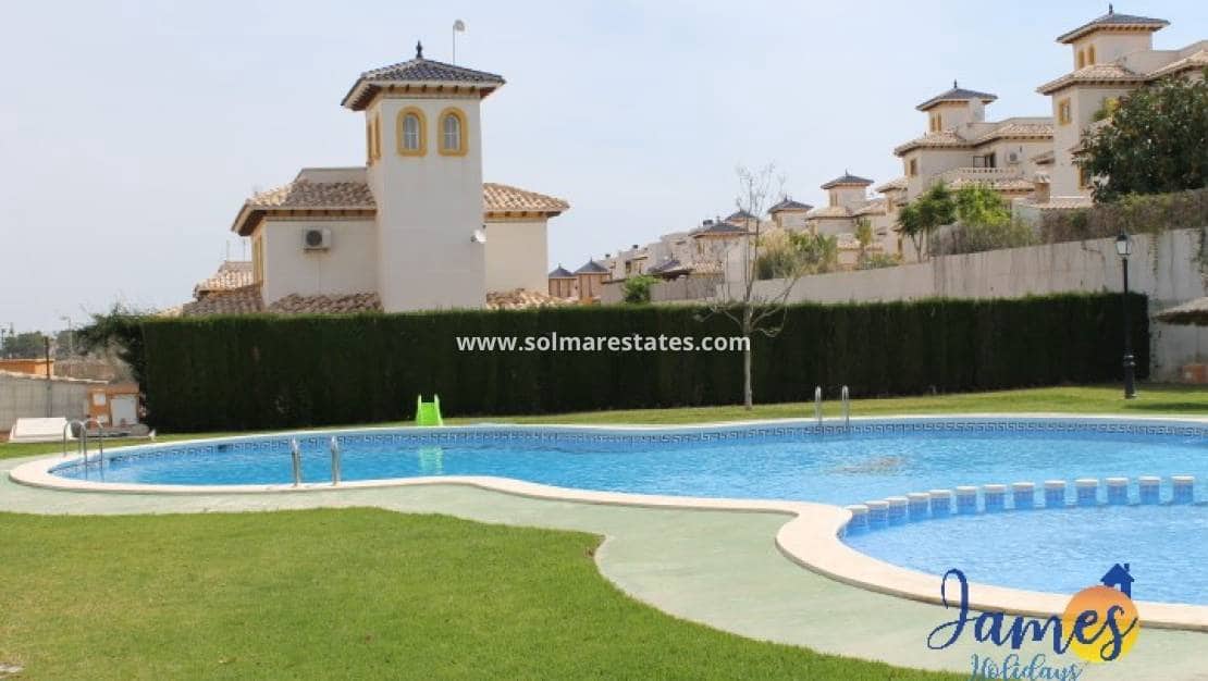 3 chambre Villa/Maison Mitoyenne à vendre à Cabo Roig avec piscine - 205 000 € (Ref: 9593308)