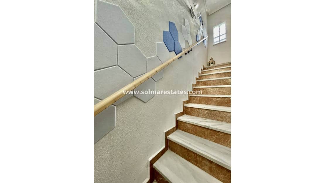 Bungalow de 3 habitaciones en Orihuela Costa en venta con piscina - 238.000 € (Ref: 9596884)