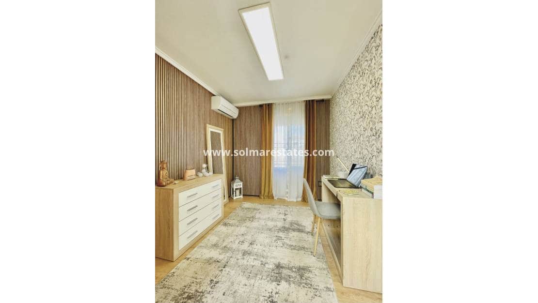 Bungalow de 3 habitaciones en Orihuela Costa en venta con piscina - 238.000 € (Ref: 9596884)