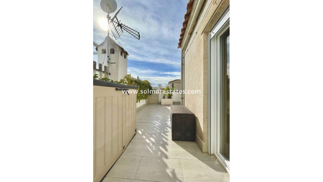 Bungalow de 3 habitaciones en Orihuela Costa en venta con piscina - 238.000 € (Ref: 9596884)