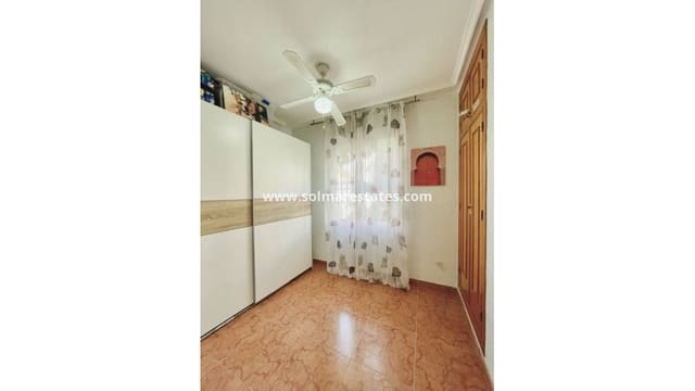 Bungalow de 3 habitaciones en Punta Prima, Orihuela en venta con piscina - 238.000 € (Ref: 9596884)