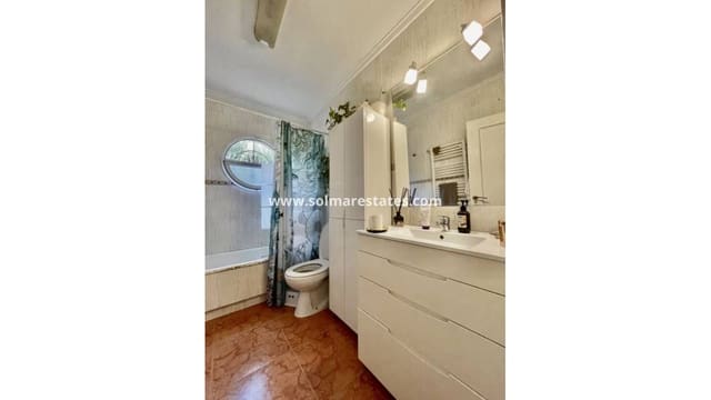 Bungalow de 3 habitaciones en Punta Prima, Orihuela en venta con piscina - 238.000 € (Ref: 9596884)