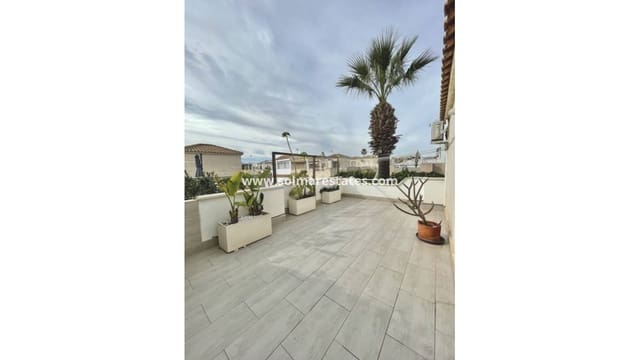 Bungalow de 3 habitaciones en Punta Prima, Orihuela en venta con piscina - 238.000 € (Ref: 9596884)