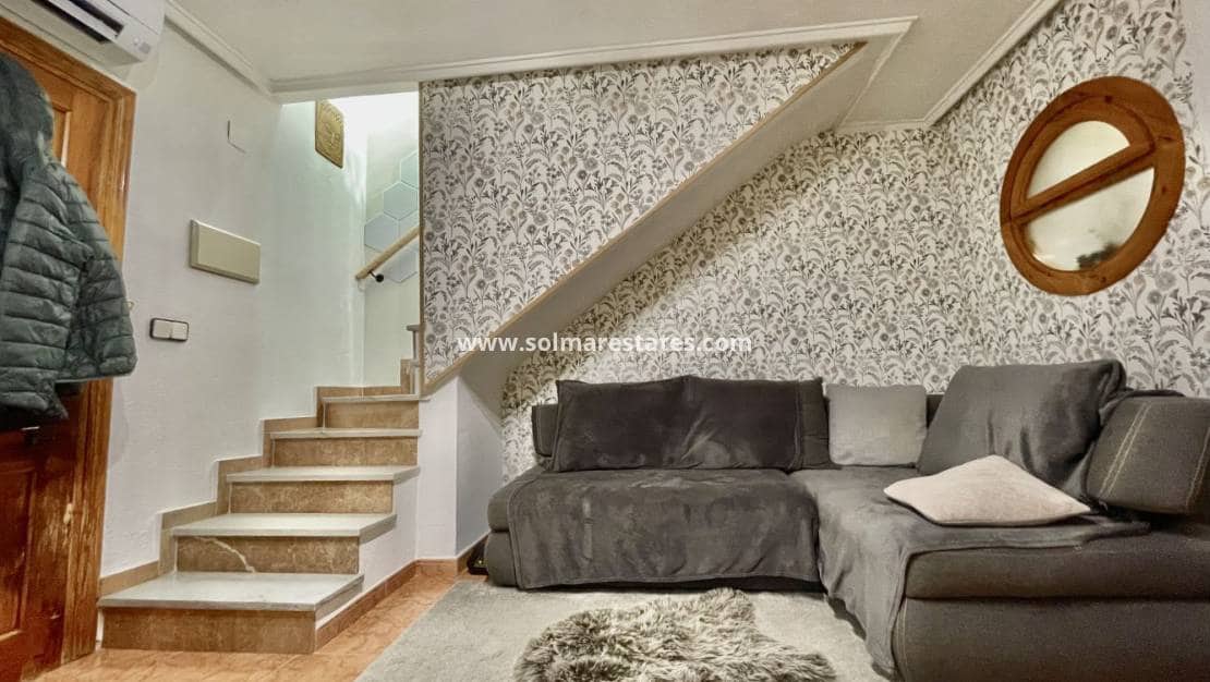 Bungalow de 3 habitaciones en Orihuela Costa en venta con piscina - 238.000 € (Ref: 9596884)