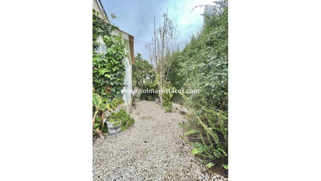 Bungalow de 3 habitaciones en Orihuela Costa en venta con piscina - 238.000 € (Ref: 9596884)