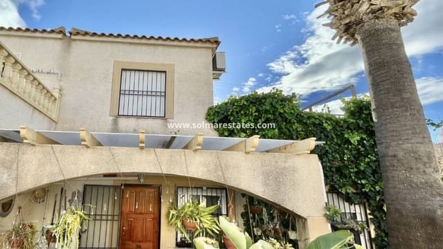 Bungalow de 3 habitaciones en Punta Prima, Orihuela en venta con piscina - 238.000 € (Ref: 9596884)