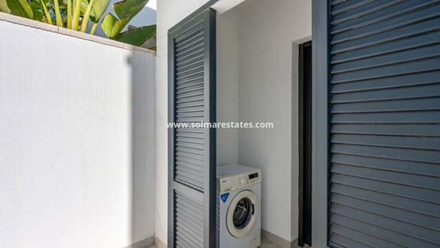 3 bedroom Villa for sale in Villamartin, Orihuela with pool - € 499,000 (Ref: 9602994)