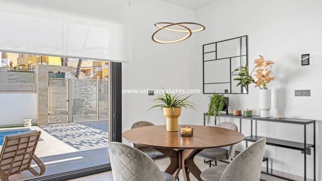 3 bedroom Villa for sale in Villamartin, Orihuela with pool - € 499,000 (Ref: 9602994)