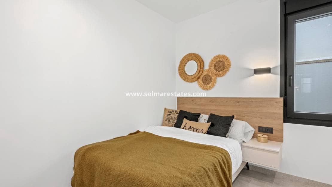 3 bedroom Villa for sale in Villamartin with pool - € 475,000 (Ref: 9602994)