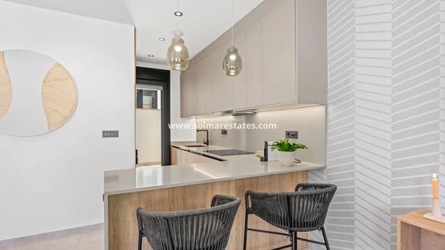 3 bedroom Villa for sale in Villamartin, Orihuela with pool - € 475,000 (Ref: 9602994)