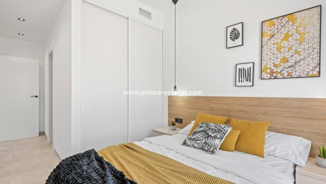 3 bedroom Villa for sale in Villamartin with pool - € 475,000 (Ref: 9602994)