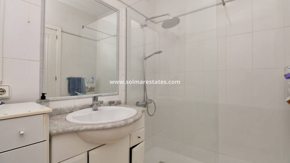 3 chambre Villa/Maison Semi-Mitoyenne à vendre à Playa Flamenca avec piscine - 249 000 € (Ref: 9603449)