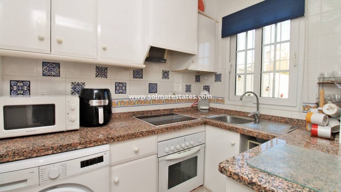 3 chambre Villa/Maison Semi-Mitoyenne à vendre à Playa Flamenca avec piscine - 249 000 € (Ref: 9603449)