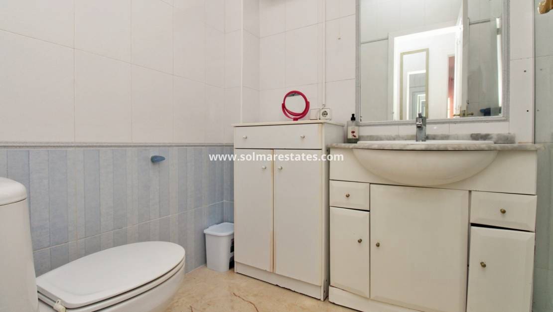 3 chambre Villa/Maison Semi-Mitoyenne à vendre à Playa Flamenca avec piscine - 249 000 € (Ref: 9603449)