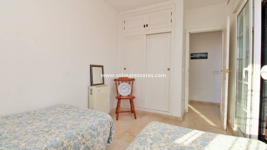 3 chambre Villa/Maison Semi-Mitoyenne à vendre à Playa Flamenca avec piscine - 249 000 € (Ref: 9603449)