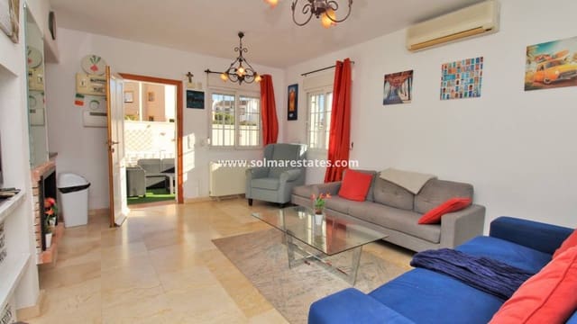 3 chambre Villa/Maison Semi-Mitoyenne à vendre à Playa Flamenca, Orihuela avec piscine - 249 000 € (Ref: 9603449)