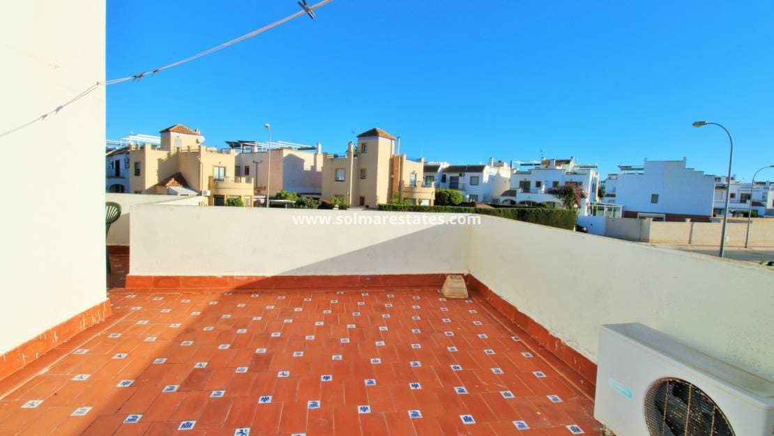 3 chambre Villa/Maison Semi-Mitoyenne à vendre à Playa Flamenca avec piscine - 249 000 € (Ref: 9603449)