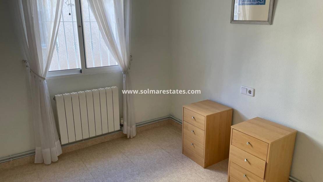 2 soverom Hus til salgs i Villamartin med svømmebasseng - € 199 995 (Ref: 9605402)