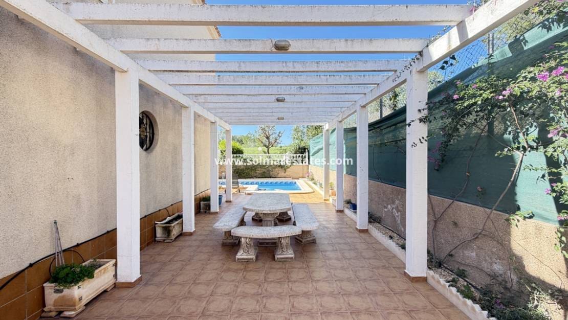 3 bedroom Villa for sale in Villamartin with pool - € 375,000 (Ref: 9605403)