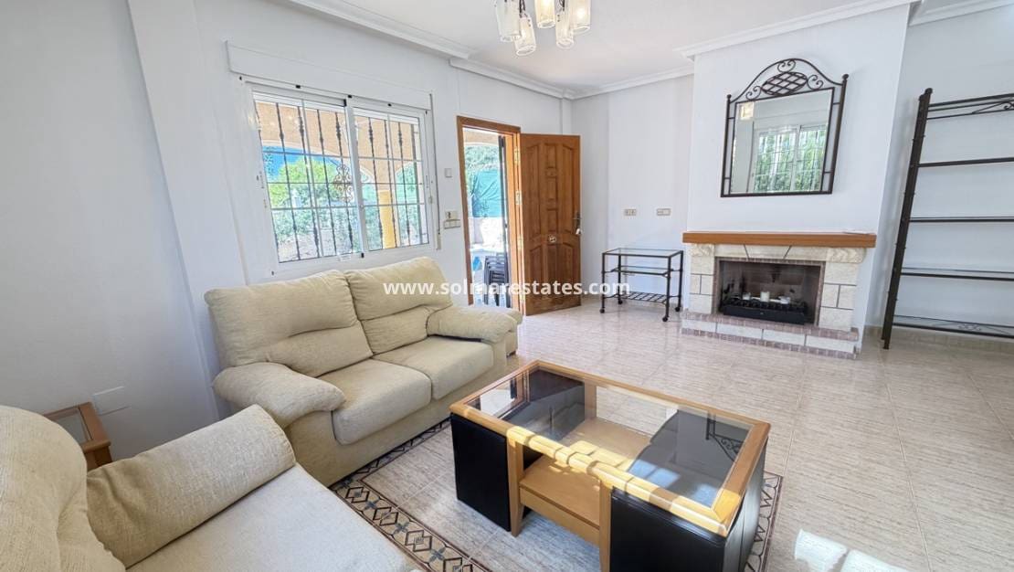 3 bedroom Villa for sale in Villamartin with pool - € 375,000 (Ref: 9605403)