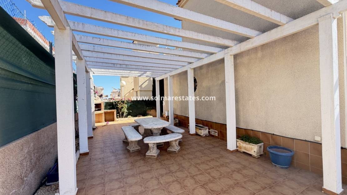 3 bedroom Villa for sale in Villamartin with pool - € 375,000 (Ref: 9605403)