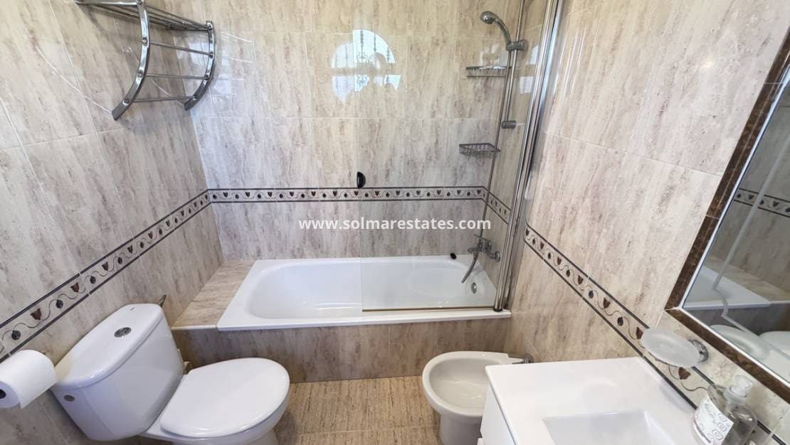 3 bedroom Villa for sale in Villamartin with pool - € 375,000 (Ref: 9605403)