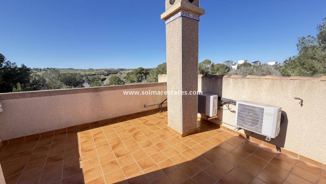 3 bedroom Villa for sale in Villamartin with pool - € 375,000 (Ref: 9605403)