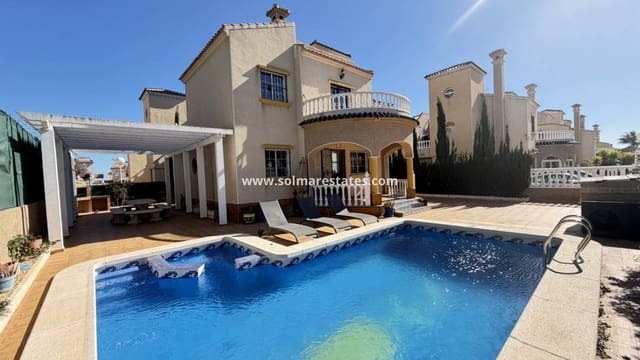 3 bedroom Villa for sale in Villamartin, Orihuela with pool - € 375,000 (Ref: 9605403)