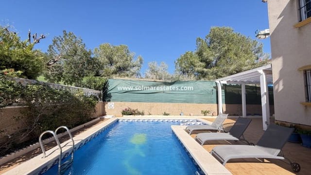 3 bedroom Villa for sale in Villamartin, Orihuela with pool - € 375,000 (Ref: 9605403)