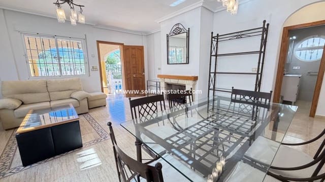 3 bedroom Villa for sale in Villamartin, Orihuela with pool - € 375,000 (Ref: 9605403)