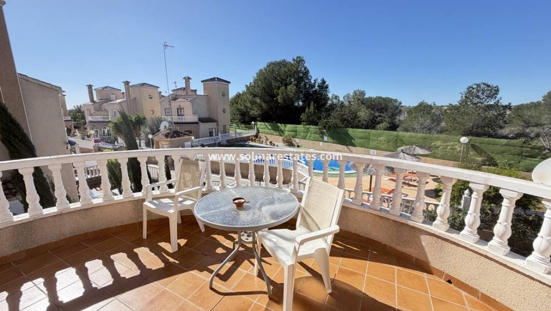 3 bedroom Villa for sale in Villamartin with pool - € 375,000 (Ref: 9605403)