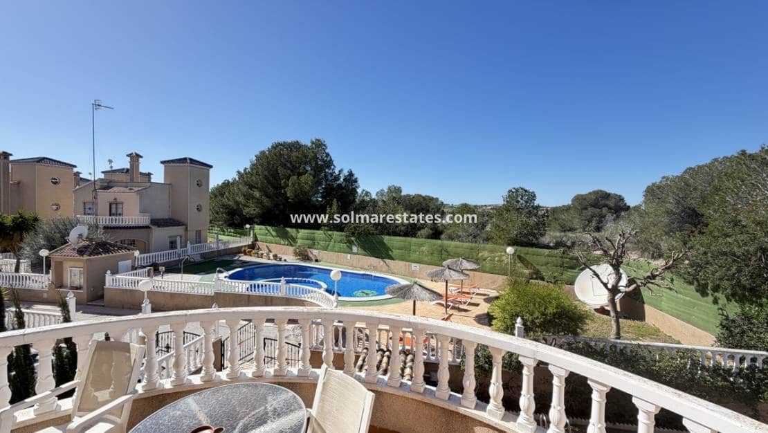 3 bedroom Villa for sale in Villamartin with pool - € 375,000 (Ref: 9605403)