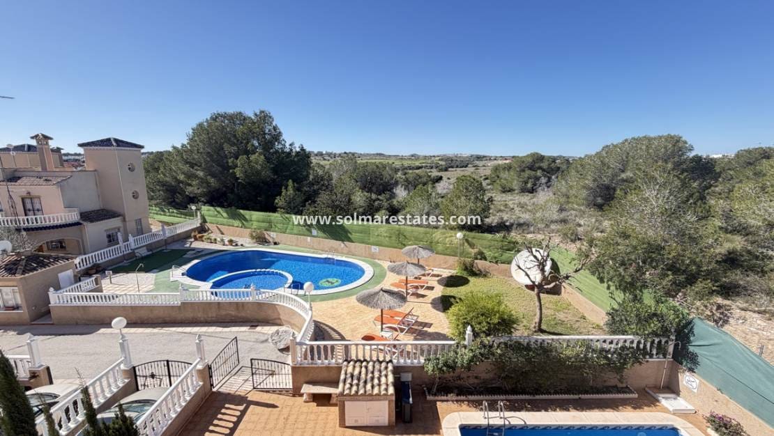 3 bedroom Villa for sale in Villamartin with pool - € 375,000 (Ref: 9605403)