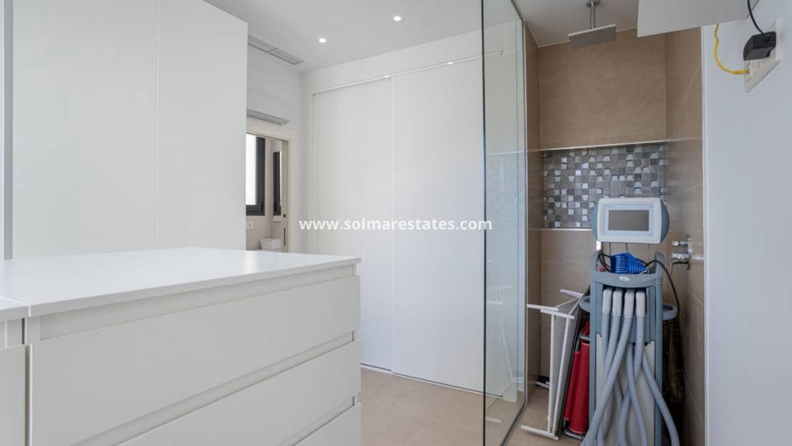 3 makuuhuone Paritalo myytävänä paikassa Benijofar mukana uima-altaan - 439 900 € (Ref: 9606345)