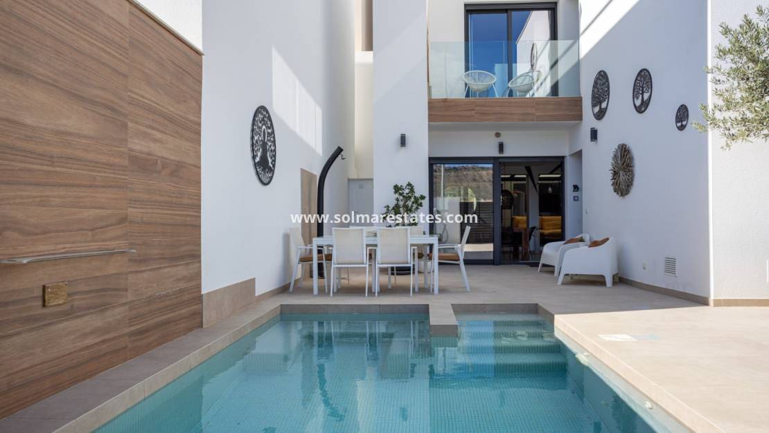 3 makuuhuone Paritalo myytävänä paikassa Benijofar mukana uima-altaan - 439 900 € (Ref: 9606345)