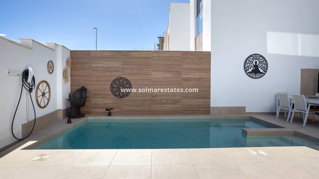 3 makuuhuone Paritalo myytävänä paikassa Benijofar mukana uima-altaan - 439 900 € (Ref: 9606345)