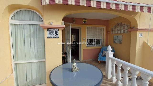 2 makuuhuone Omakotitalo myytävänä paikassa Villamartin, Orihuela mukana uima-altaan - 159 000 € (Ref: 9606346)