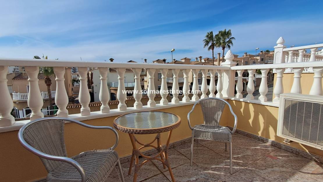 2 makuuhuone Omakotitalo myytävänä paikassa Villamartin mukana uima-altaan - 159 000 € (Ref: 9606346)