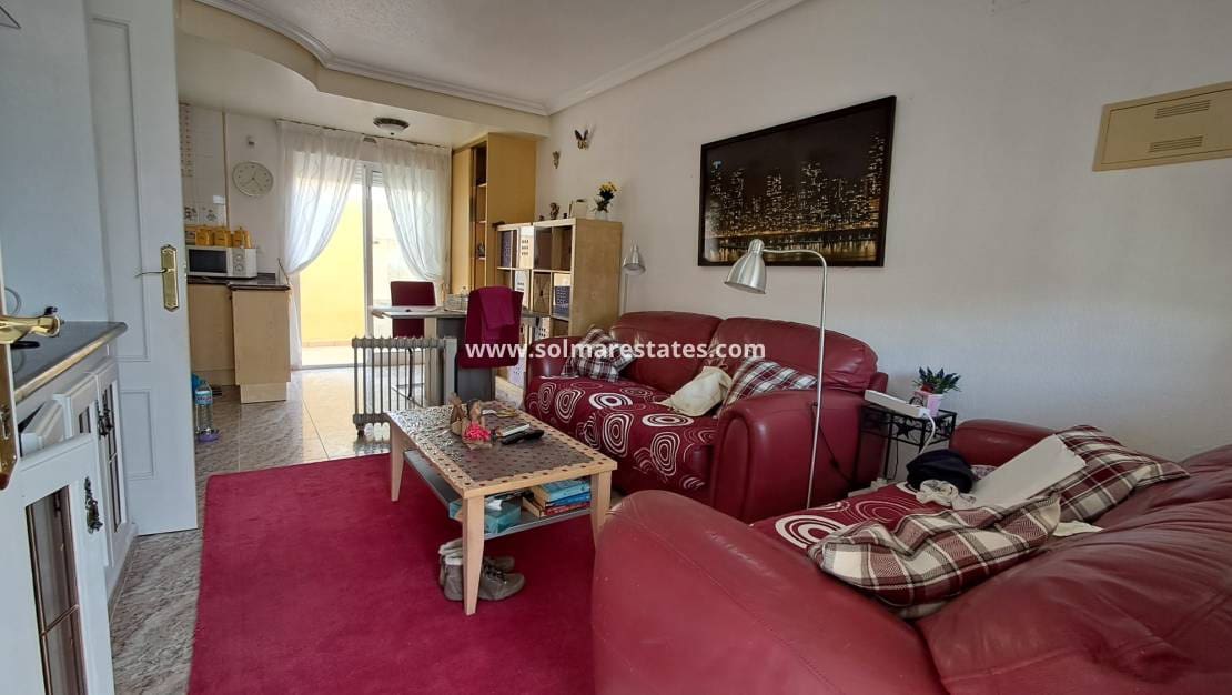 2 makuuhuone Omakotitalo myytävänä paikassa Villamartin mukana uima-altaan - 159 000 € (Ref: 9606346)