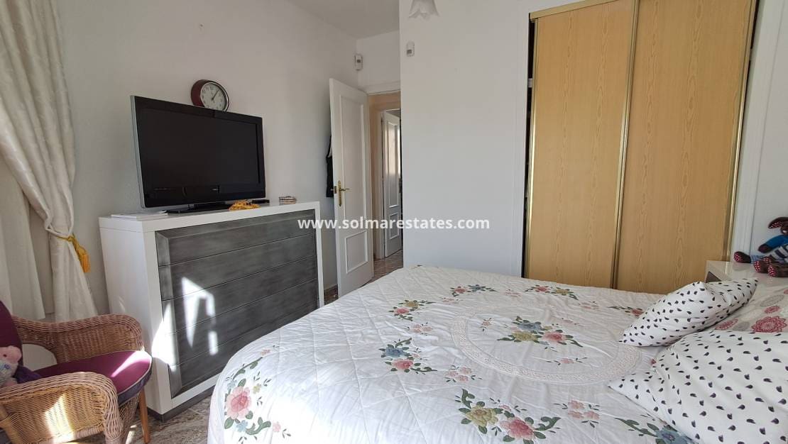 2 makuuhuone Omakotitalo myytävänä paikassa Villamartin mukana uima-altaan - 159 000 € (Ref: 9606346)