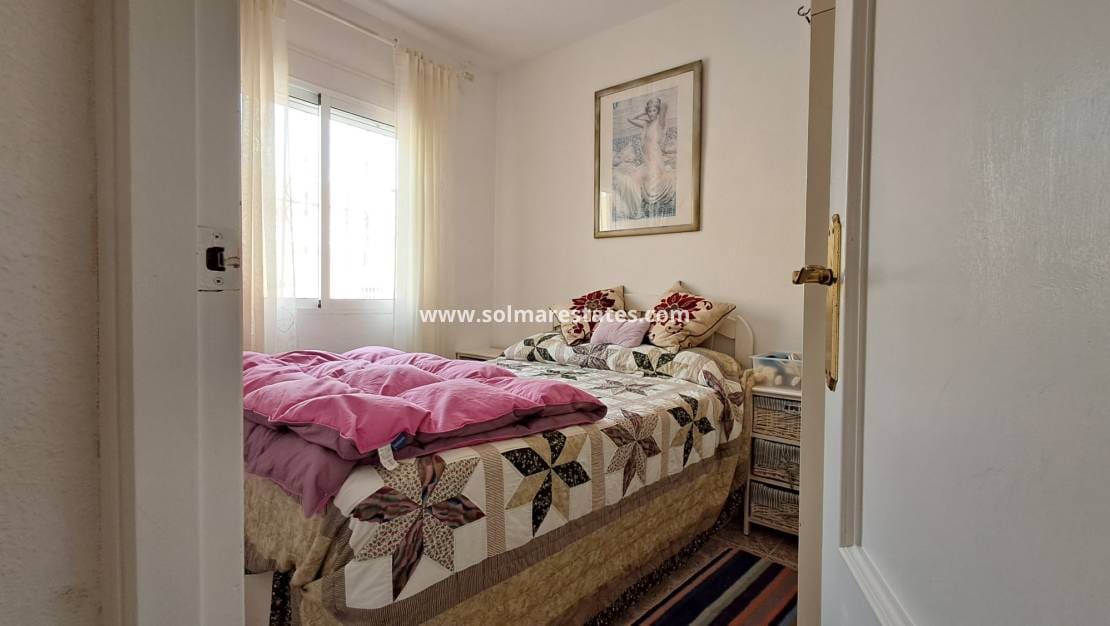 2 makuuhuone Omakotitalo myytävänä paikassa Villamartin mukana uima-altaan - 159 000 € (Ref: 9606346)