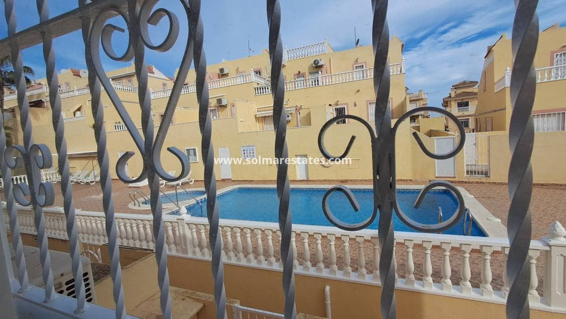 2 makuuhuone Omakotitalo myytävänä paikassa Villamartin mukana uima-altaan - 159 000 € (Ref: 9606346)