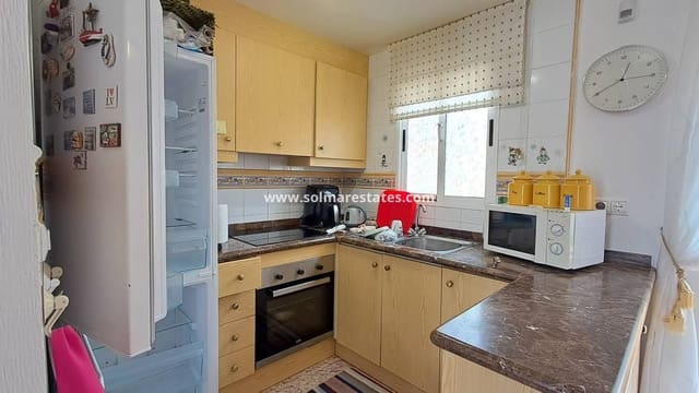 2 makuuhuone Omakotitalo myytävänä paikassa Villamartin, Orihuela mukana uima-altaan - 159 000 € (Ref: 9606346)