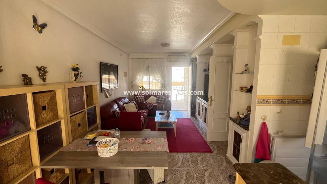 2 bedroom Townhouse for sale in Villamartin with pool - € 159,000 (Ref: 9606346)