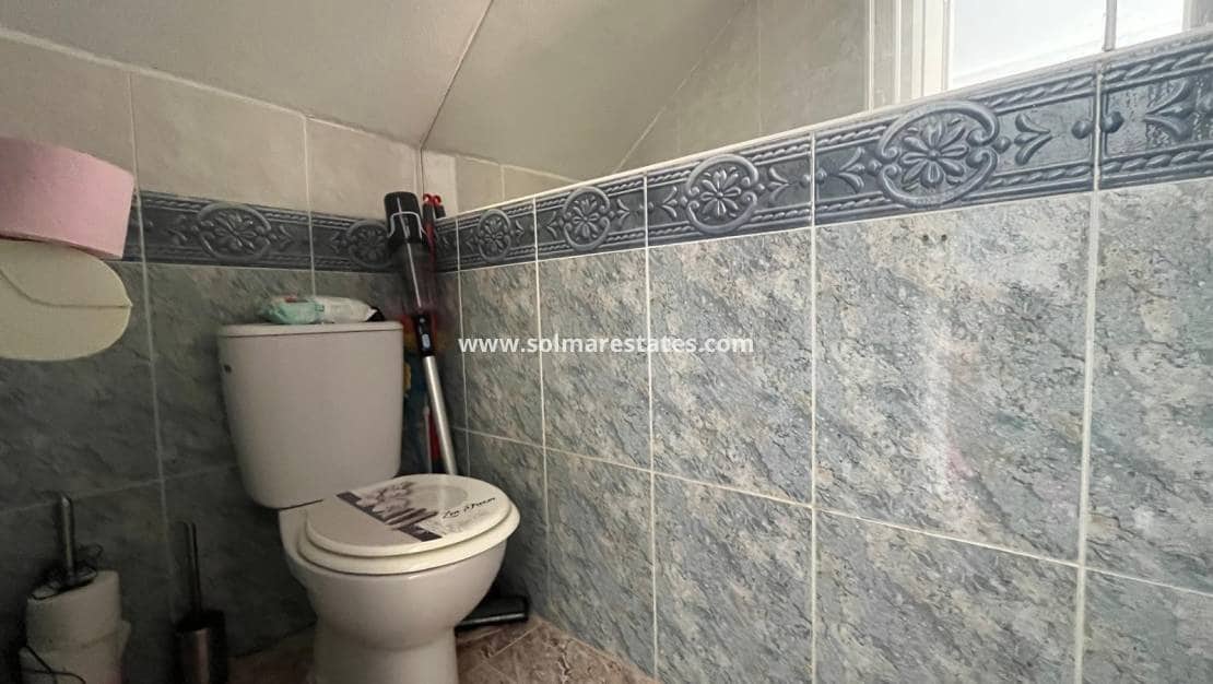 2 bedroom Townhouse for sale in Villamartin with pool - € 159,000 (Ref: 9606346)