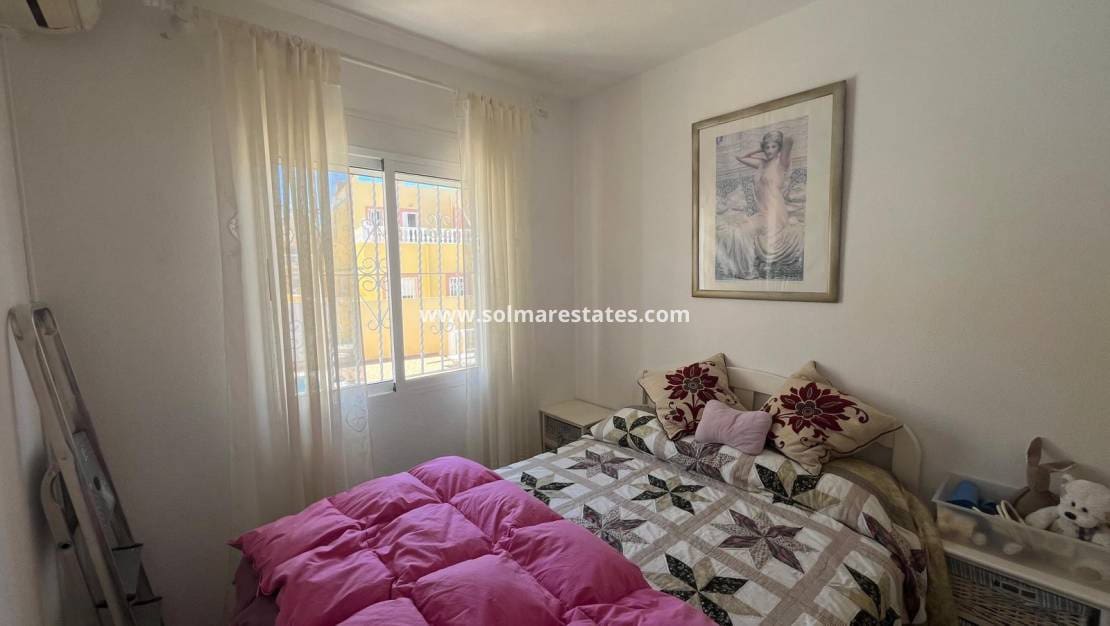 2 bedroom Townhouse for sale in Villamartin with pool - € 159,000 (Ref: 9606346)